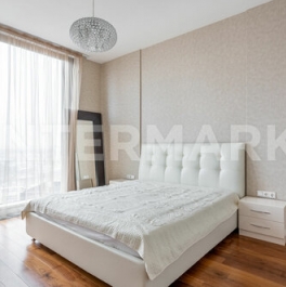 Продажа 4-комн квартиры на вторичном рынке Мосфильмовская улица,  д. 8