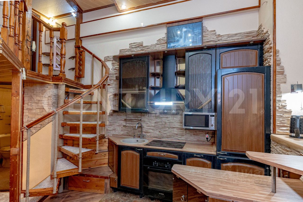 Продажа 3-комн квартиры на вторичном рынке улица Пилотов, 18К4