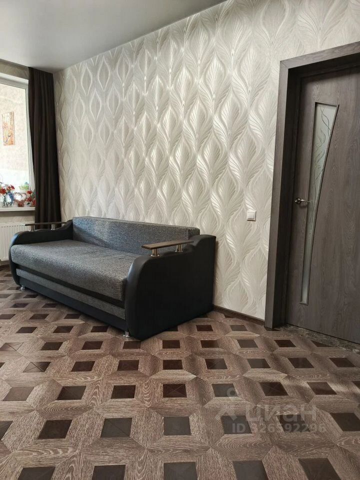 Продажа 1-комн квартиры на вторичном рынке пос. Шушары, Школьная улица, 17
