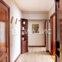 Продажа 4-комн квартиры на вторичном рынке Мичуринский пр-кт,  д. 27,  к. 2