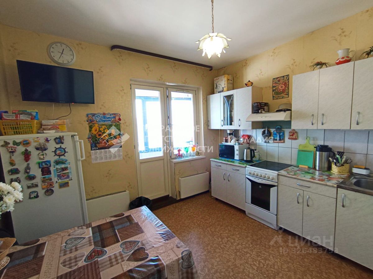 Продажа 3-комн квартиры на вторичном рынке улица Брусилова, 37к1
