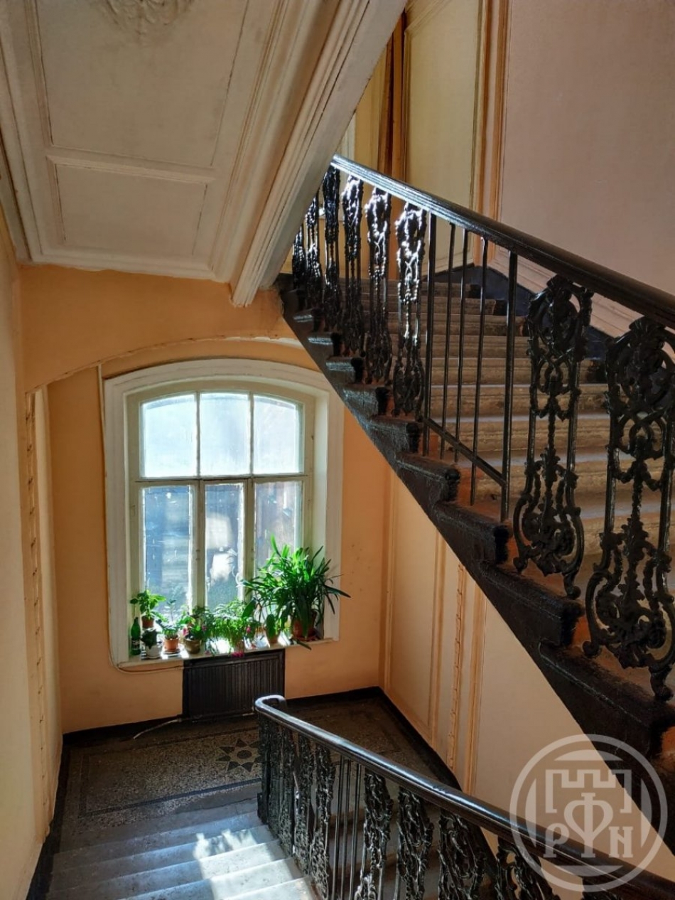 Аренда 2-комн квартиры на вторичном рынке Большая Морская ул. ,  д. 36