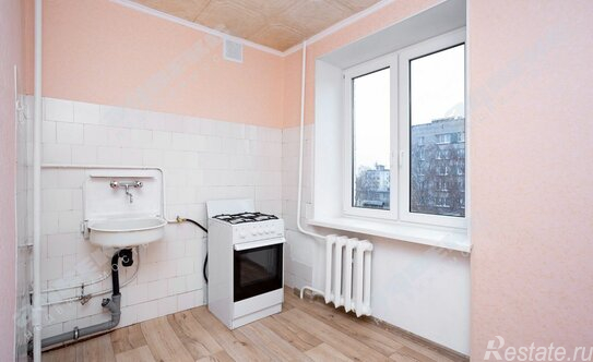 Продажа 2-комн квартиры на вторичном рынке улица Шелгунова,  д. 35 литР