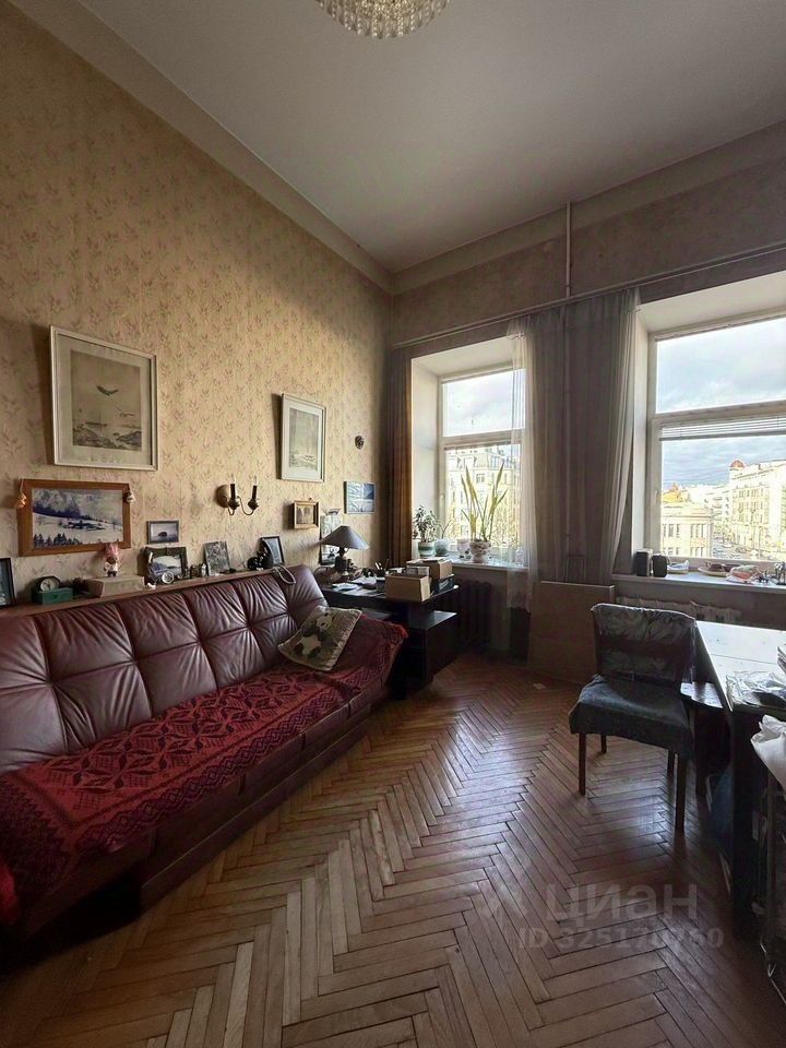 Продажа 4-комн квартиры на вторичном рынке Каменноостровский проспект, 44/16Б