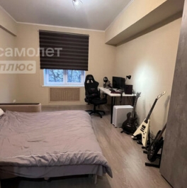 Продажа 4-комн квартиры на вторичном рынке улица Трофимова,  д. 1/17