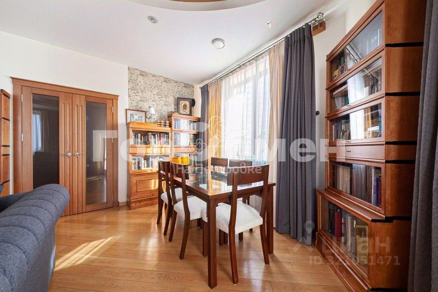 Продажа 3-комн квартиры на вторичном рынке улица Коштоянца, 12