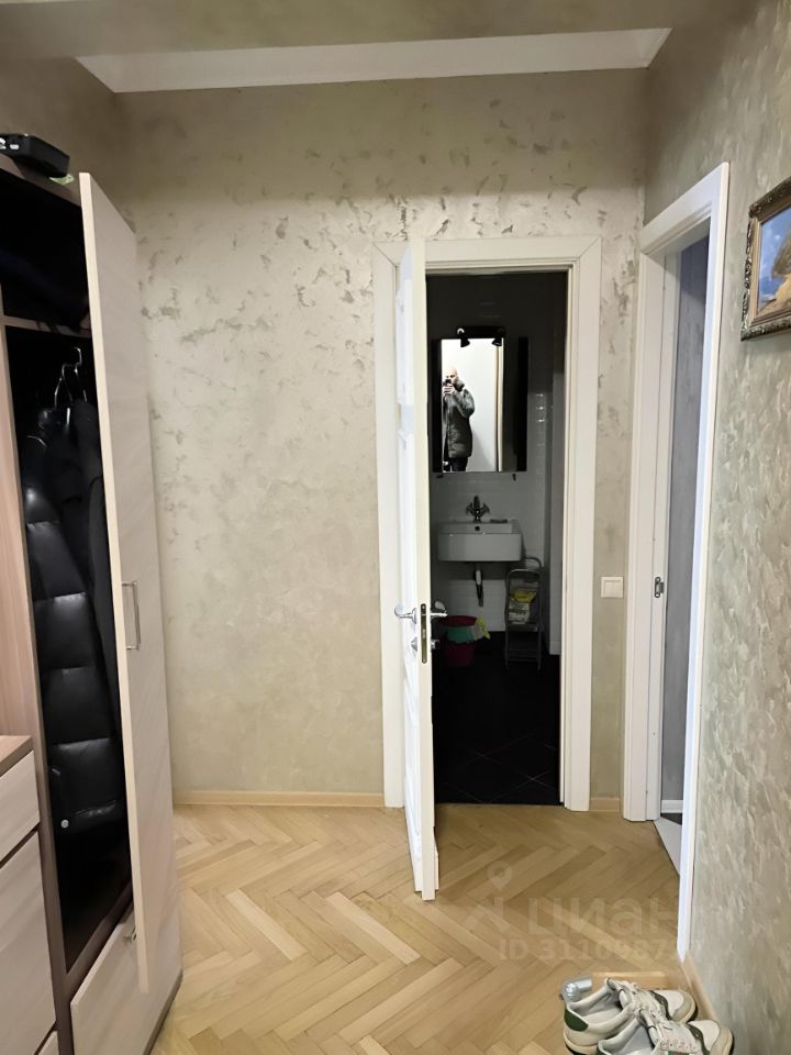 Продажа 2-комн квартиры на вторичном рынке Малый Патриарший переулок, 3