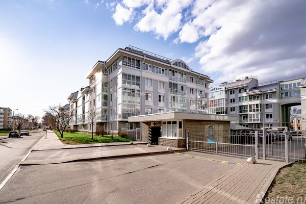 Продажа 3-комн квартиры на вторичном рынке Пушкин, Колокольный пер,  д. 5