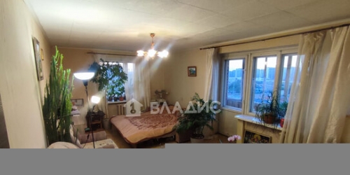 3-комн квартира ул Караваевская,  д. 38