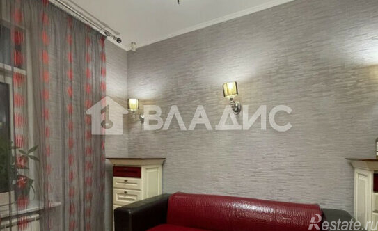 Продажа 3-комн квартиры на вторичном рынке Авиационная улица