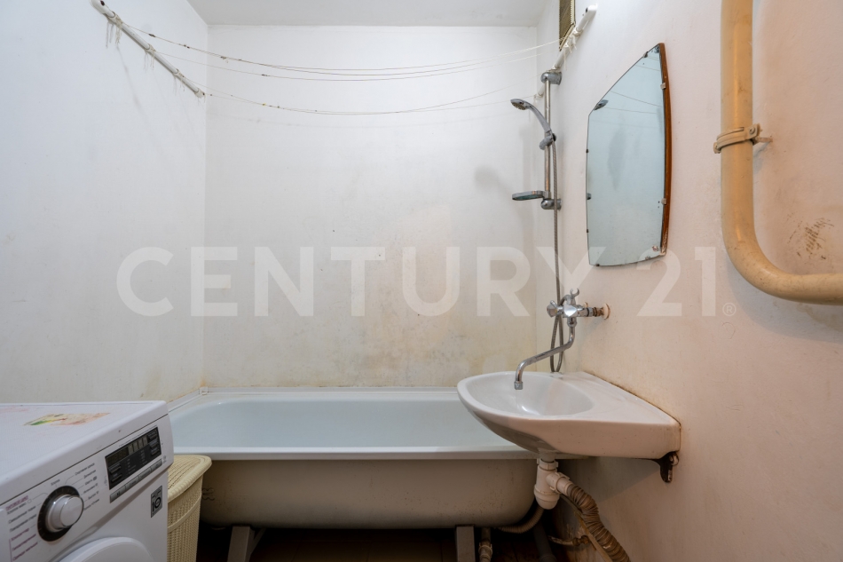 Продажа 2-комн квартиры на вторичном рынке Оборонная ул., 22