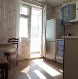 Аренда 2-комн квартиры на вторичном рынке ул Бадаева,  д. 8,  к. 2