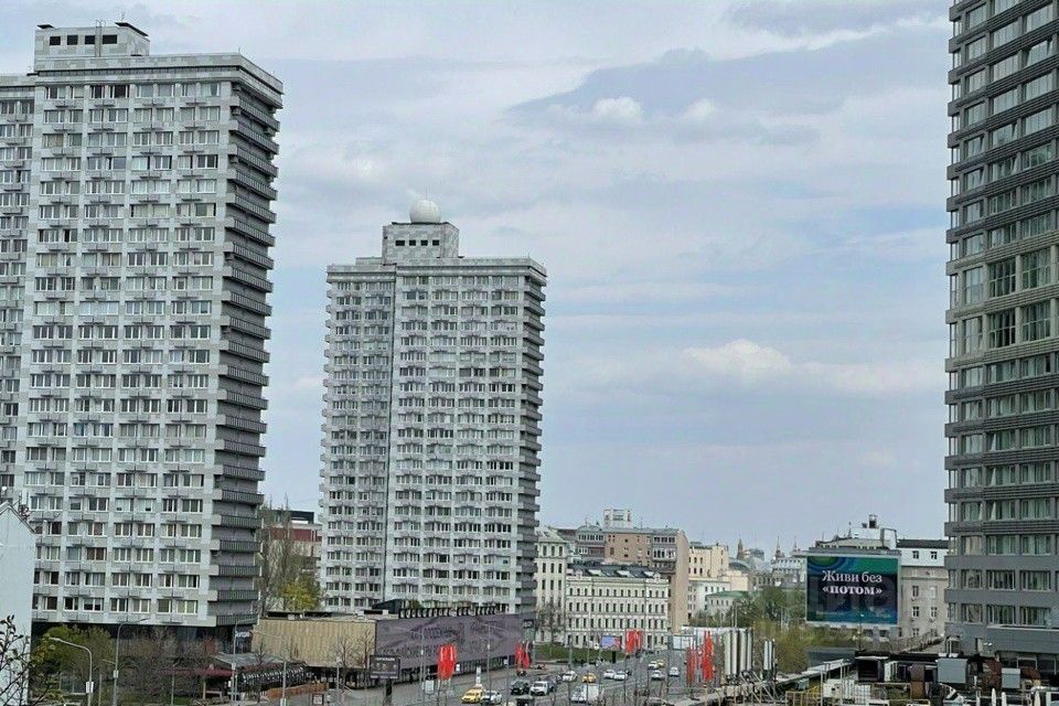 Продажа 4-комн квартиры на вторичном рынке Большой Николопесковский переулок, 12