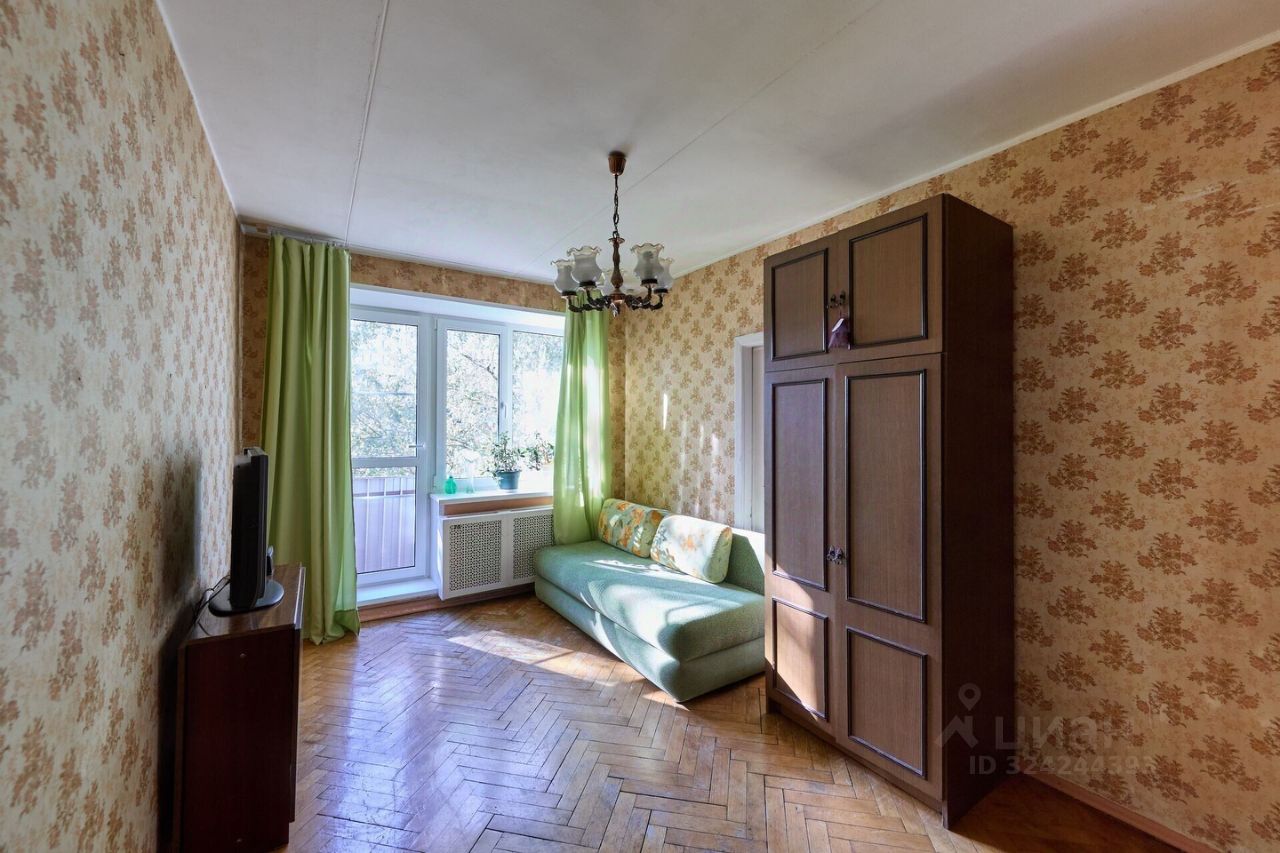 Продажа 3-комн квартиры на вторичном рынке Мосфильмовская улица, 39К1