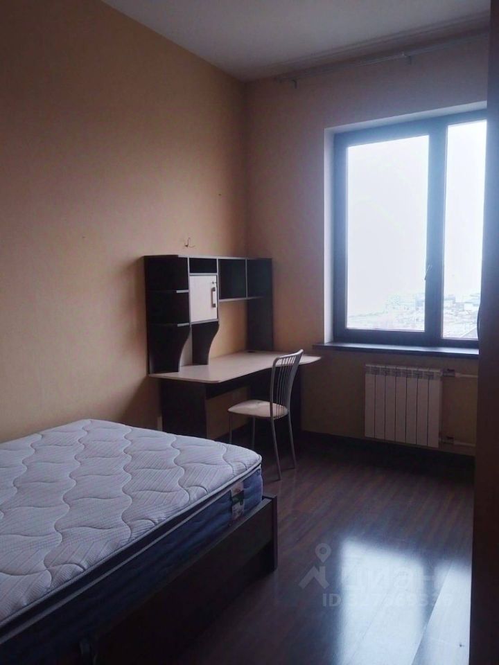 Продажа 3-комн квартиры на вторичном рынке улица Доблести, 26к1