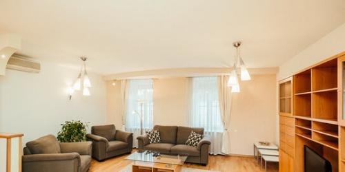 3-комн квартира Полянка М. ул,  д. 5