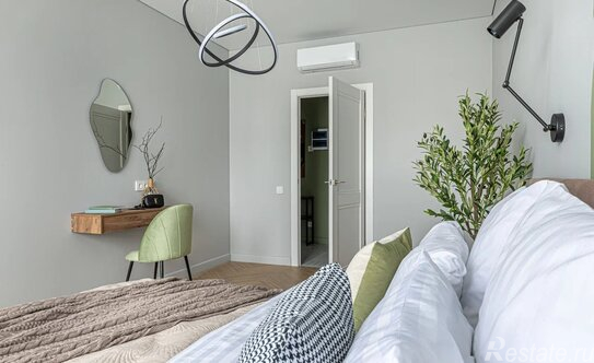 Продажа 2-комн квартиры на вторичном рынке Чирикова ул,  д. 5 с1