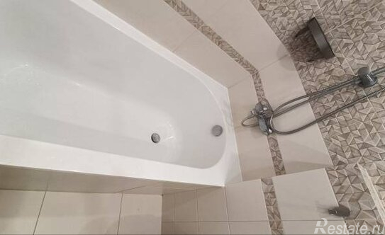 Продажа 3-комн квартиры на вторичном рынке Кудрово, ул Венская,  д. 5