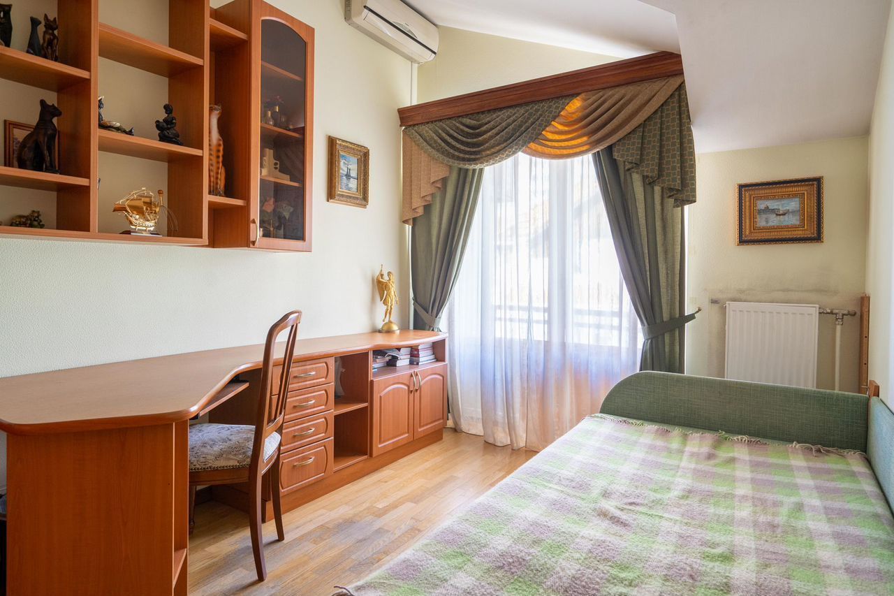 Продажа 5-комн квартиры на вторичном рынке Глухарская улица, 17К2