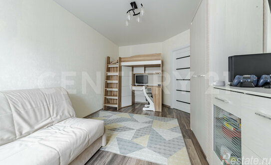 Продажа 1-комн квартиры на вторичном рынке ул Валерия Гаврилина,  д. 15,  к. 1