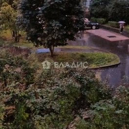 Продажа 1-комн квартиры на вторичном рынке Бартеневская улица,  д. 57