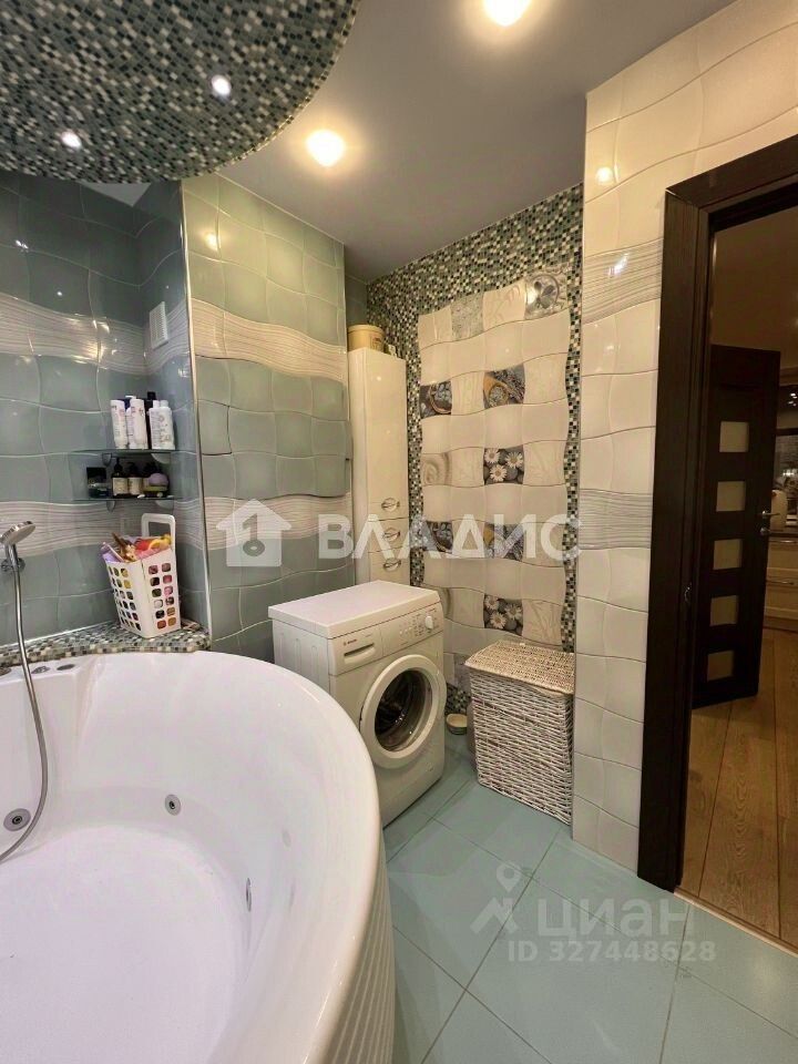 Продажа 3-комн квартиры на вторичном рынке Лобня, улица Физкультурная,  д. 6