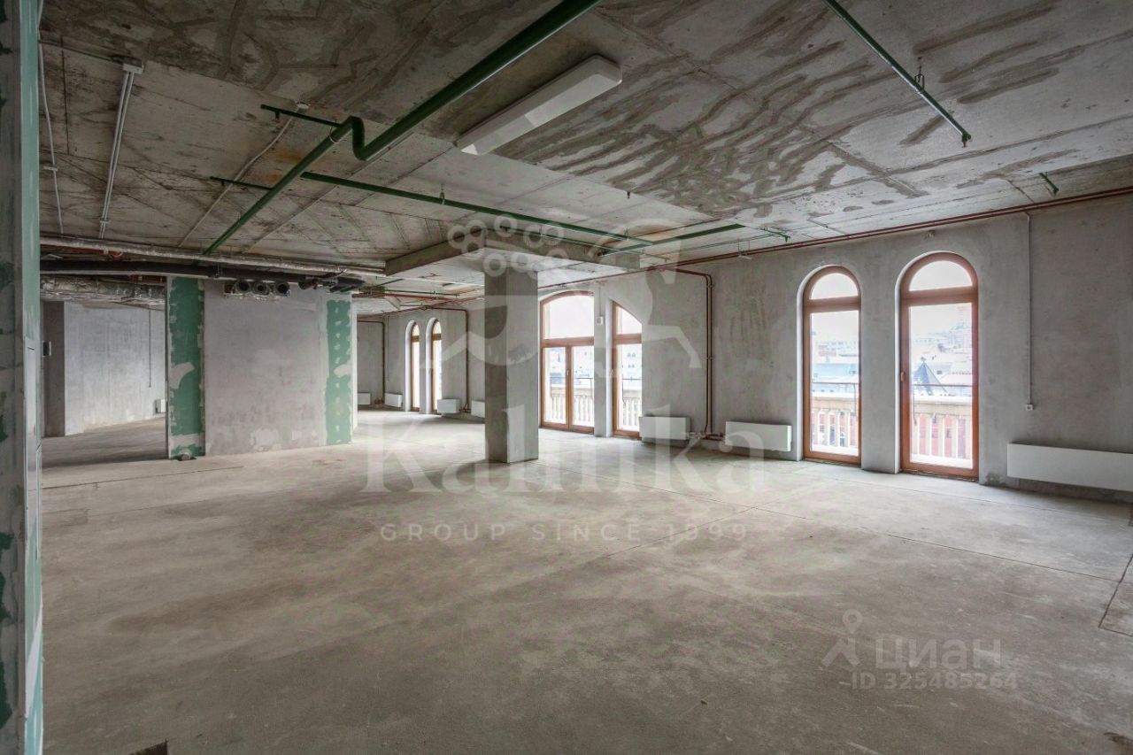 Продажа 3-комн квартиры на вторичном рынке улица Охотный Ряд, 2