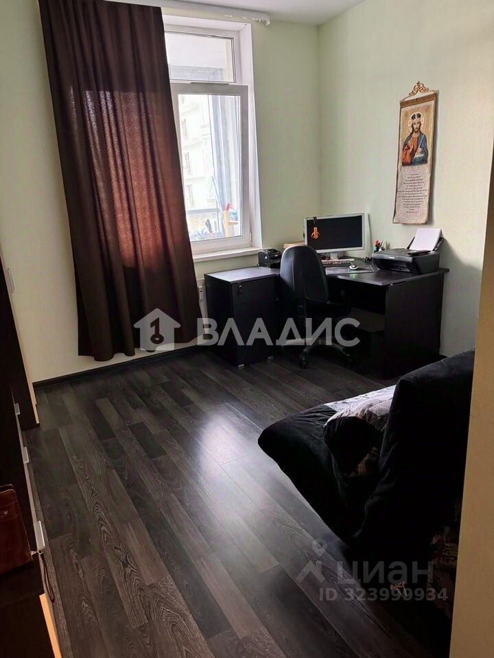 Продажа 3-комн квартиры на вторичном рынке проспект Маршала Блюхера, 9к2