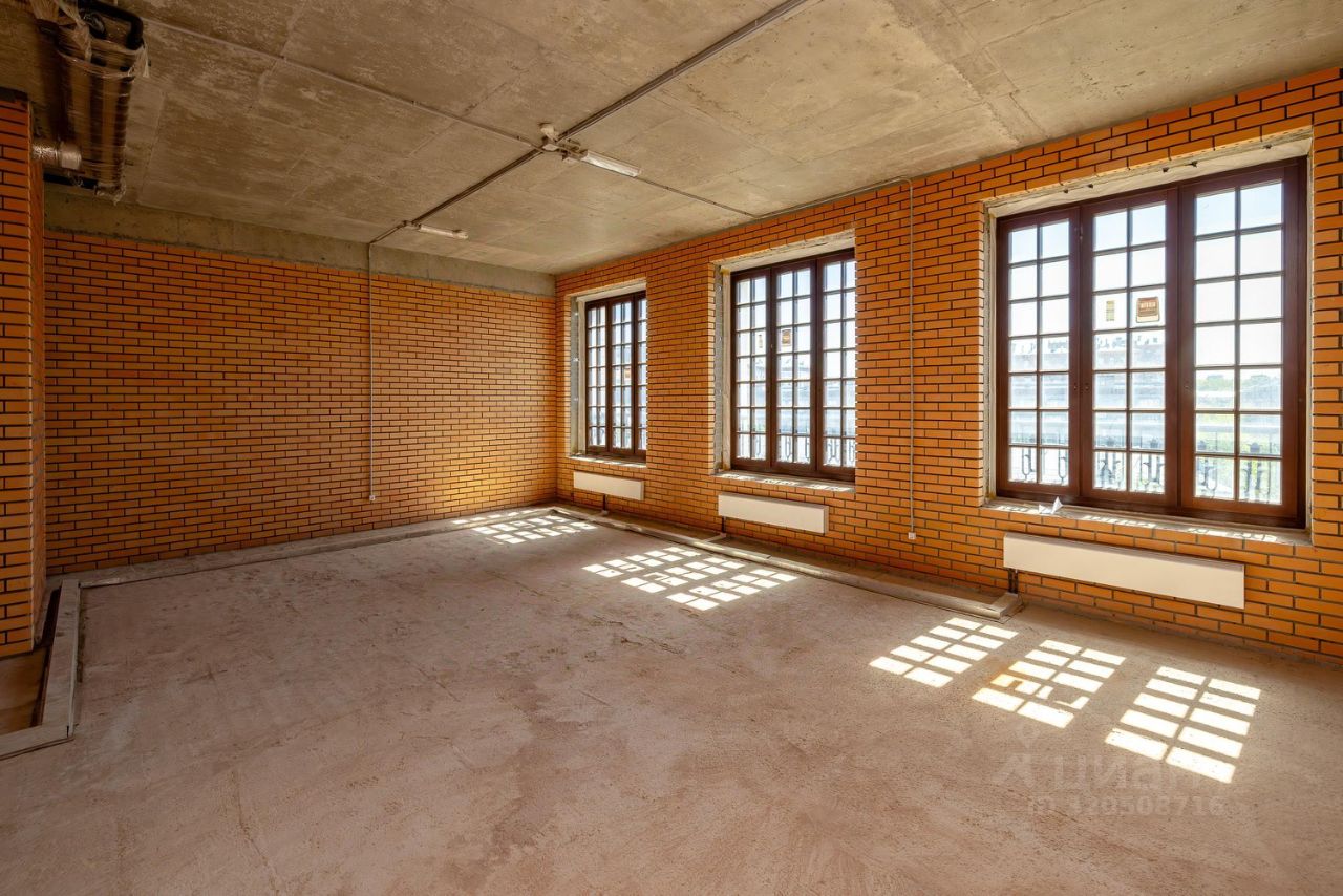 Продажа 3-комн квартиры на вторичном рынке улица Ефремова, 19к3