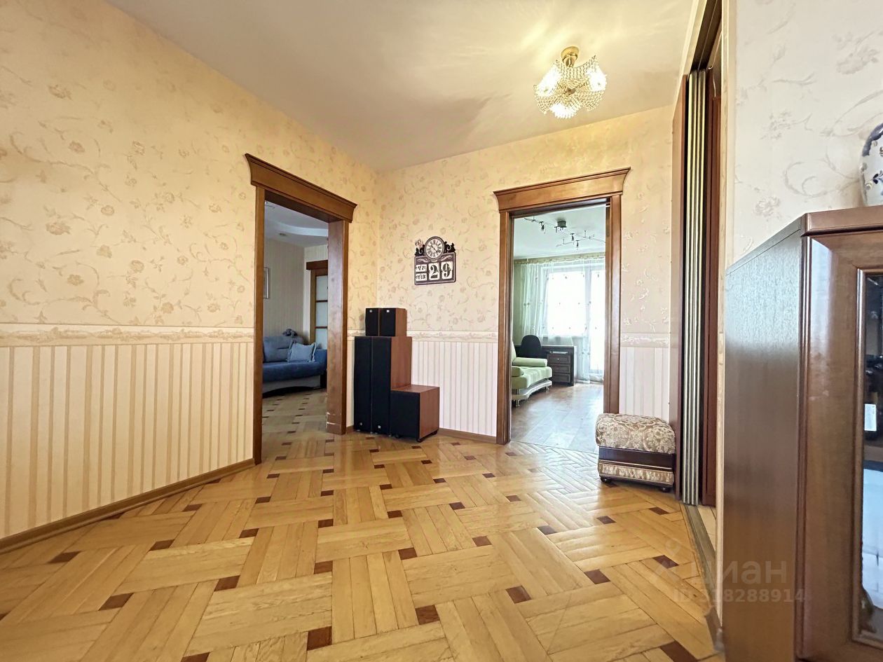 Продажа 4-комн квартиры на вторичном рынке Королев, проспект Космонавтов, 1