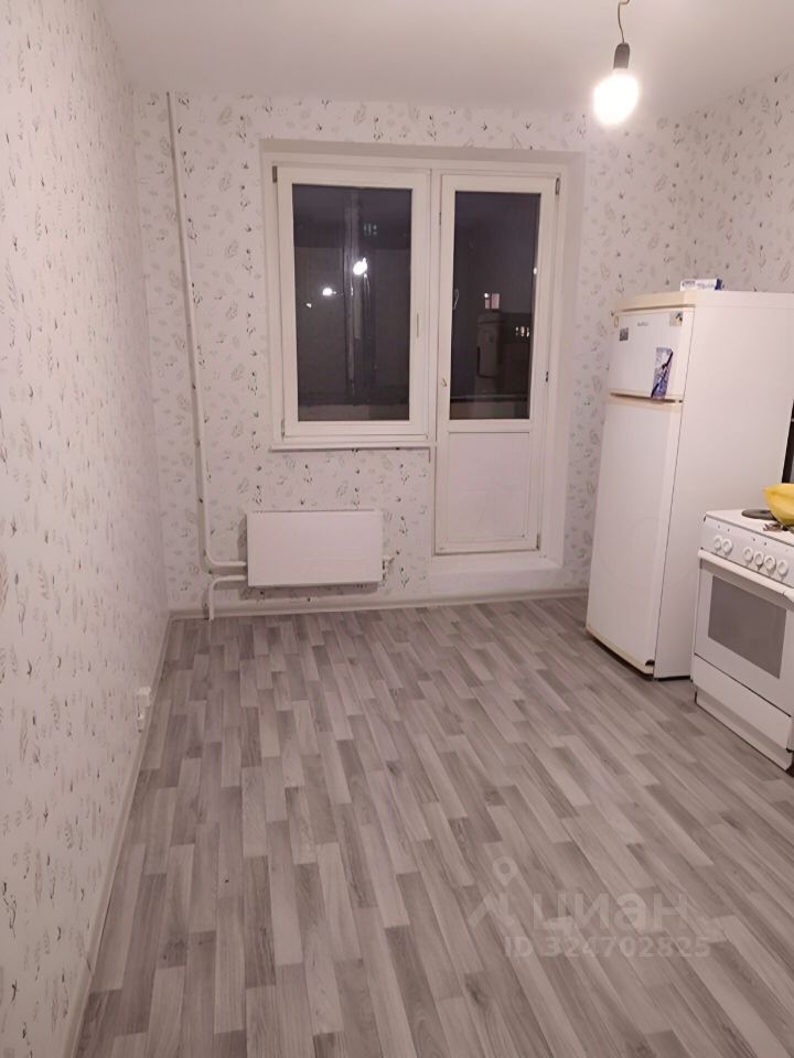 Продажа 2-комн квартиры на вторичном рынке улица Маршала Савицкого, 26к1