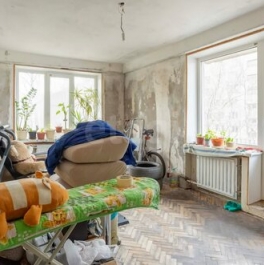 Продажа 4-комн квартиры на вторичном рынке Искровский пр-кт,  д. 10,  к. 2