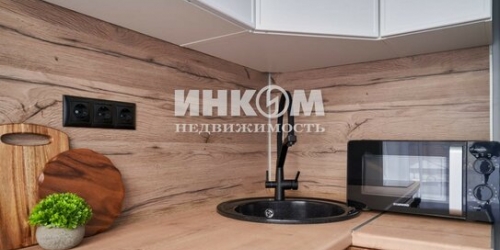 3-комн квартира улица Расковой,  д. 14