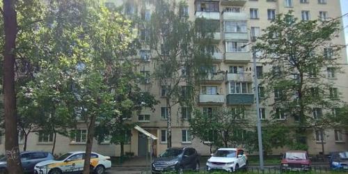 3-комн квартира улица Головачёва,  д. 17