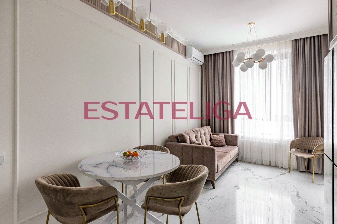 Продажа 4-комн квартиры на вторичном рынке улица Лобачевского, 120к1