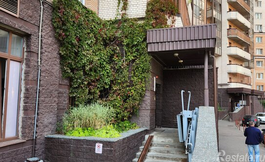 Продажа 2-комн квартиры на вторичном рынке улица Есенина,  д. 1 к1