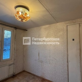 Продажа 4-комн квартиры на вторичном рынке улица Бурцева,  д. 4