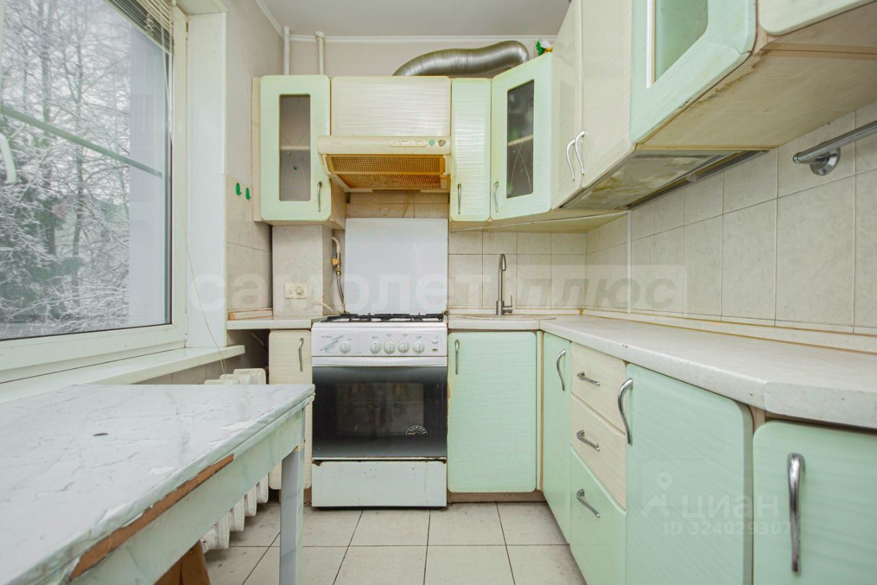 Продажа 2-комн квартиры на вторичном рынке пос. Молодежный, 11