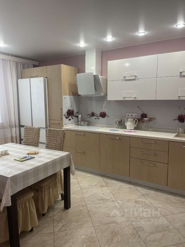 Продажа 3-комн квартиры на вторичном рынке Красное Село, Красногородская улица, 11к1