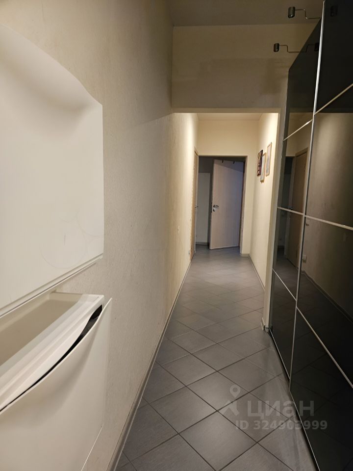 Продажа 3-комн квартиры на вторичном рынке улица Оптиков, 52к1