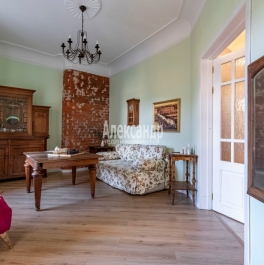 Продажа 5-комн квартиры на вторичном рынке Почтамтская ул. ,  д. 13