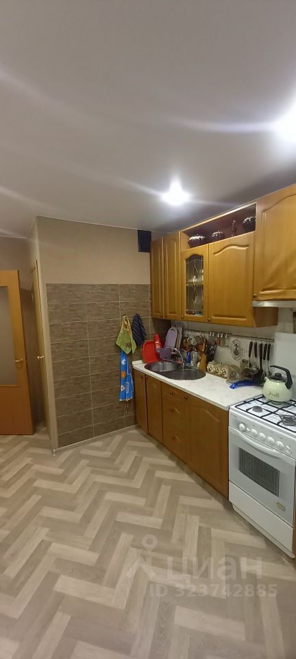 Продажа 3-комн квартиры на вторичном рынке 6-й мкр,  д. 20А