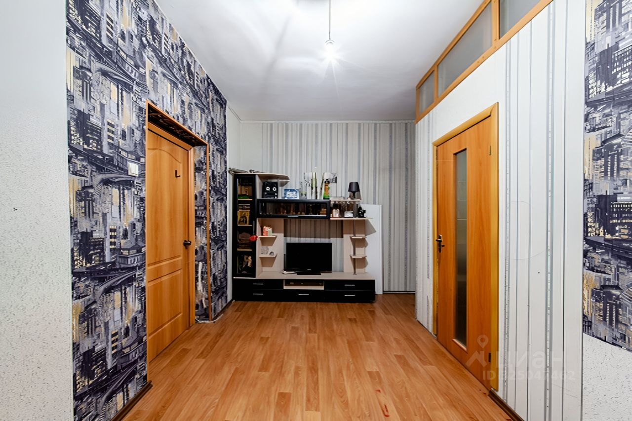 Продажа 2-комн квартиры на вторичном рынке улица Красного Курсанта, 26