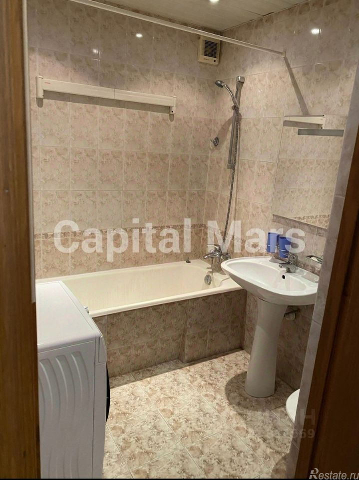 Аренда 3-комн квартиры на вторичном рынке Стрельбищенский пер,  д. 29А