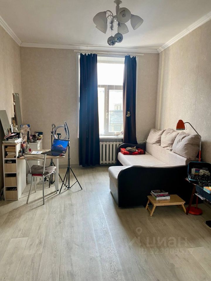 Продажа 3-комн квартиры на вторичном рынке Московский проспект, 75