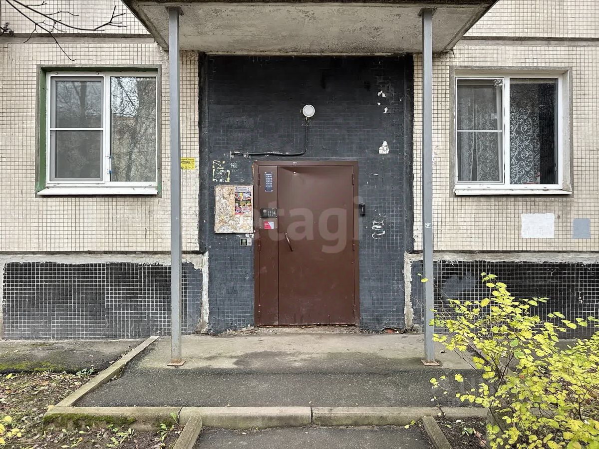 Продажа 2-комн квартиры на вторичном рынке Бухарестская улица, 31К2