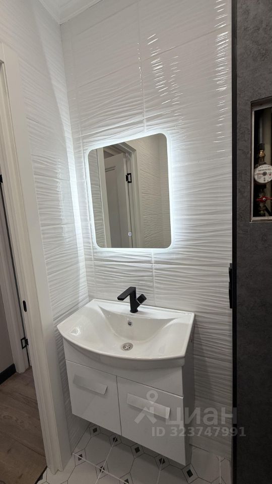 Продажа 2-комн квартиры на вторичном рынке улица Юных Ленинцев, 92