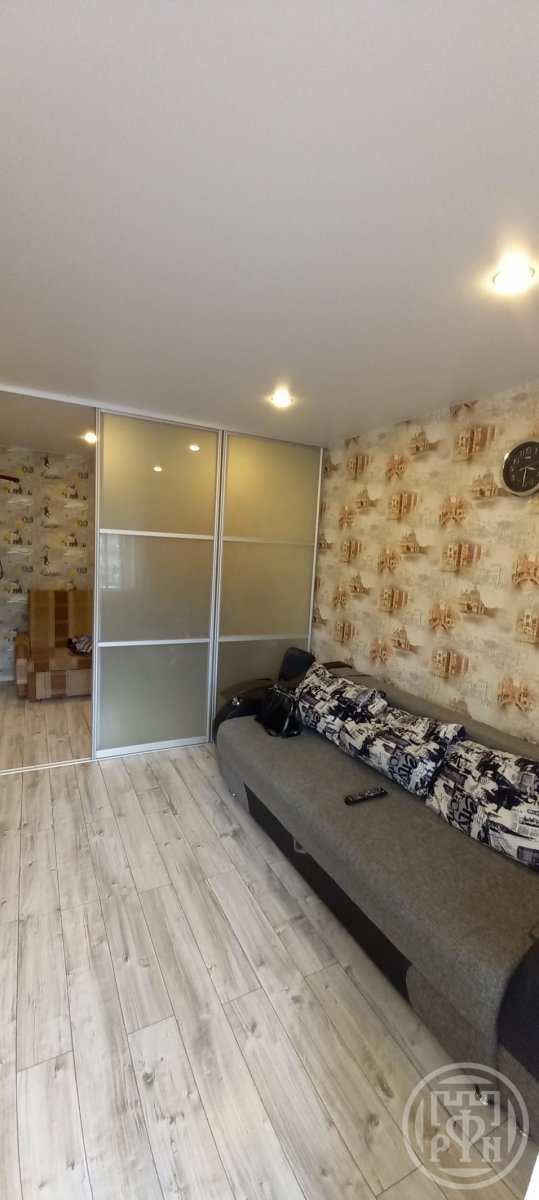 Продажа 1-комн квартиры на вторичном рынке Красное Село г., Гатчинское шос.,  д. 8,  к. 1