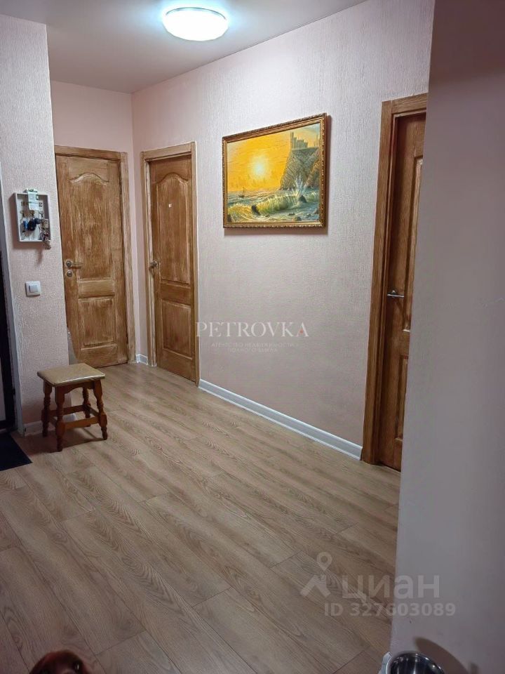 Продажа 3-комн квартиры на вторичном рынке проспект Куприна, 32к2