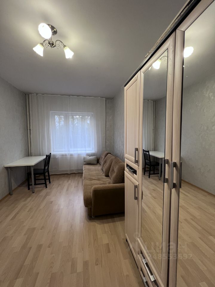 Аренда 3-комн квартиры на вторичном рынке Петергофское шоссе, 84К3